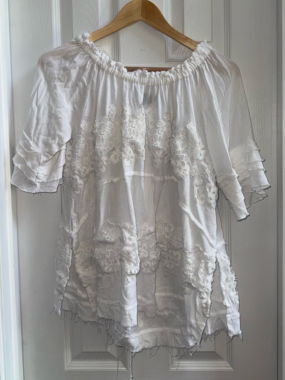 Whimsical Lace 3/4 Sleeve Top M White Summer Beachy Coastal Flowy Casual Chic